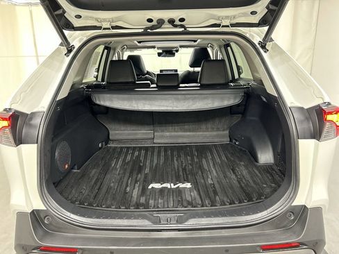 Used 2021 Toyota RAV4 Limited image 23