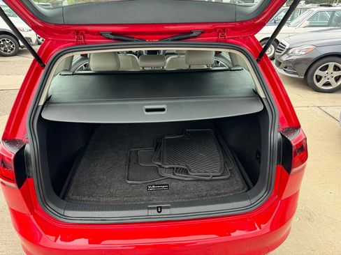 Used 2015 Volkswagen Golf SE image 10