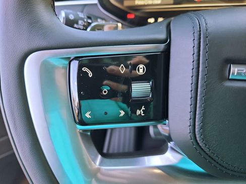 New 2025 Land Rover Range Rover Long Wheelbase SE image 19