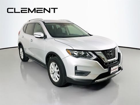 Used 2020 Nissan Rogue SV image 3