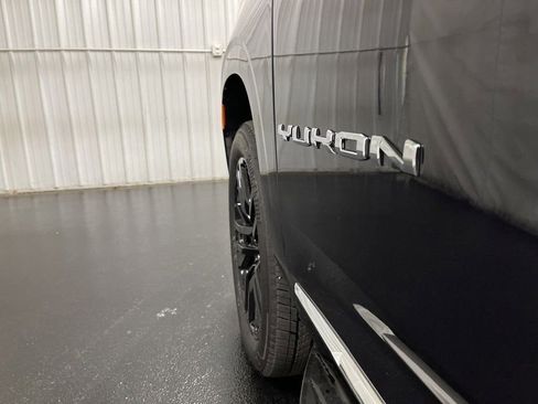 Used 2024 GMC Yukon XL SLT image 42