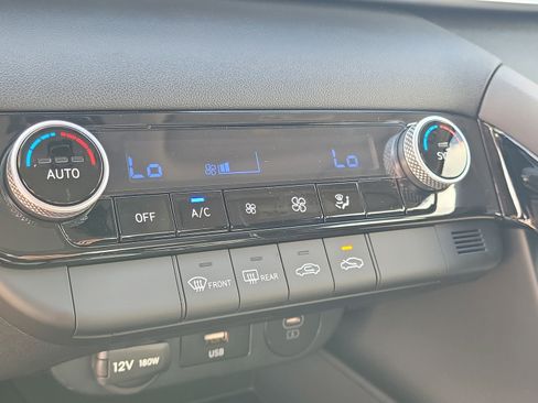 New 2025 Hyundai Elantra Hybrid FWD image 12