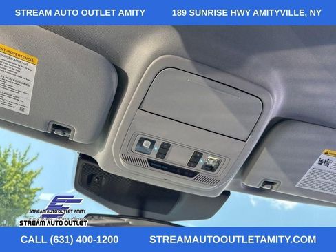 Used 2022 Ford Explorer XLT image 28