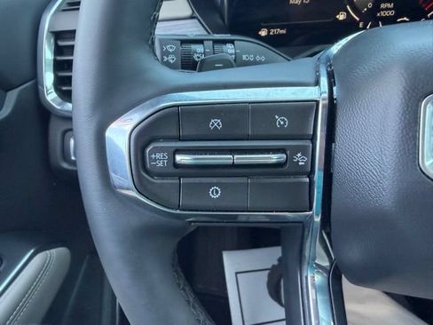 Used 2026 GMC Acadia Elevation w/ Elevation Premium Package FWD image 21