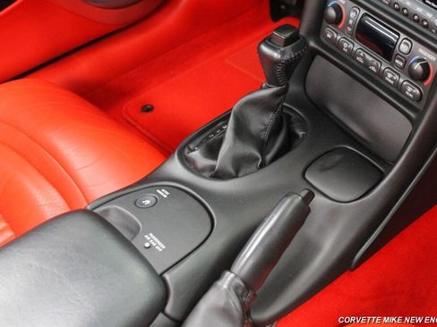 Used 2004 Chevrolet Corvette Convertible w/ Preferred Equipment Group image 36