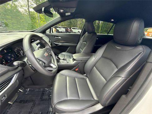 Used 2023 Cadillac XT4 Sport FWD image 11
