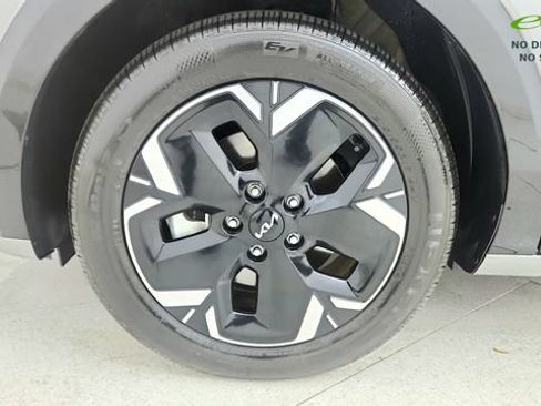 Used 2024 Kia Niro Wave w/ Wave Preserve Package FWD image 72