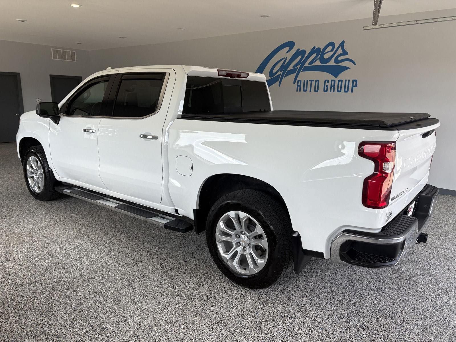 Used 2023 Chevrolet Silverado 1500 LTZ AWD/4WD image 2