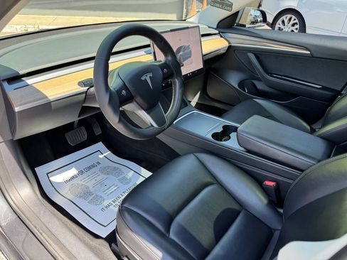 Used 2023 Tesla Model 3 Standard Range RWD image 9