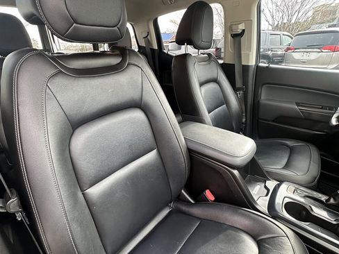 Used 2019 Chevrolet Colorado Z71 image 12