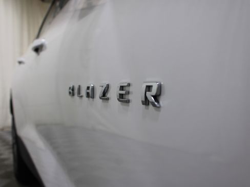 Used 2023 Chevrolet Blazer LT AWD/4WD image 29