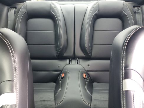 Used 2021 Ford Mustang Shelby GT500 w/ Technology Package RWD image 19