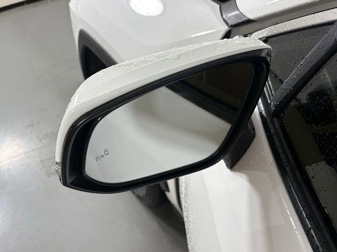 Used 2021 Toyota RAV4 XLE image 13