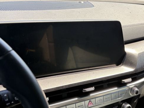 Used 2025 Kia Telluride S FWD image 11