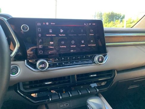 Used 2024 GMC Canyon Denali AWD/4WD image 13