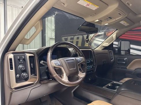 Used 2019 GMC Sierra 3500 Denali w/ Duramax Plus Package image 5