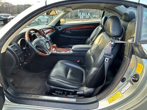 Used 2005 Lexus SC 430 Convertible image 9