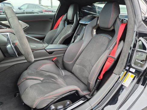 Used 2022 Chevrolet Corvette Stingray Premium Cpe w/ Z51 Performance Package RWD image 16