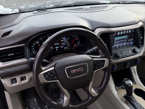 Used 2019 GMC Acadia Denali w/ Technology Package AWD/4WD image 11