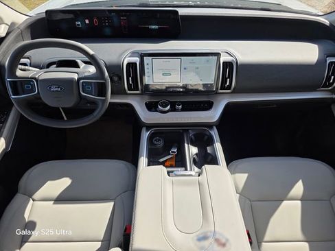 New 2026 Ford Expedition Active image 13