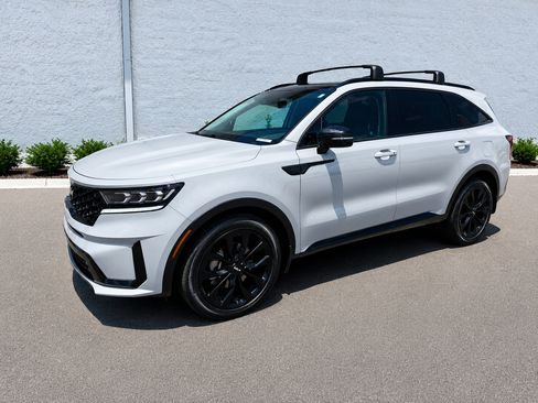 Certified 2022 Kia Sorento SX FWD image 1