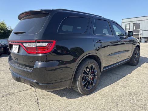 Used 2023 Dodge Durango R/T RWD image 2
