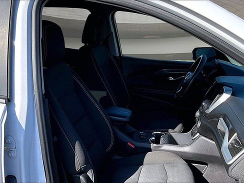 Used 2024 GMC Terrain SLE image 14