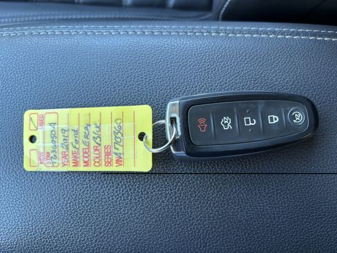 Used 2019 Ford Escape Titanium w/ U9j03 - Titanium Tow Package AWD/4WD image 29
