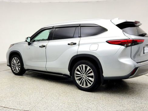 Used 2020 Toyota Highlander Platinum AWD/4WD image 7