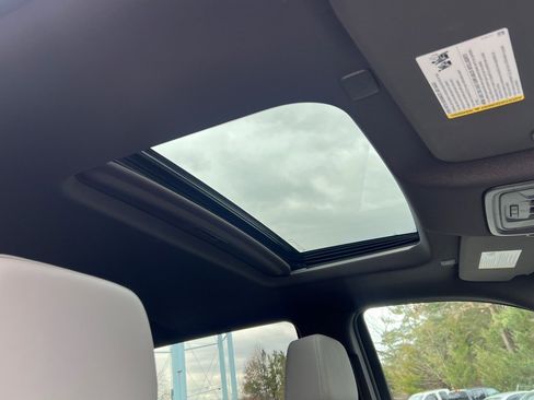 Used 2023 Chevrolet Silverado 1500 LTZ image 16