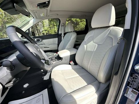 New 2025 Kia Sorento SX AWD/4WD image 13