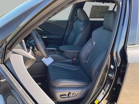 New 2026 Lexus TX 500h AWD image 16
