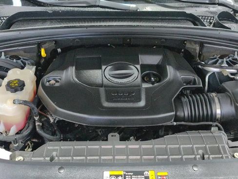 Used 2024 Jeep Grand Cherokee L Laredo AWD/4WD image 27