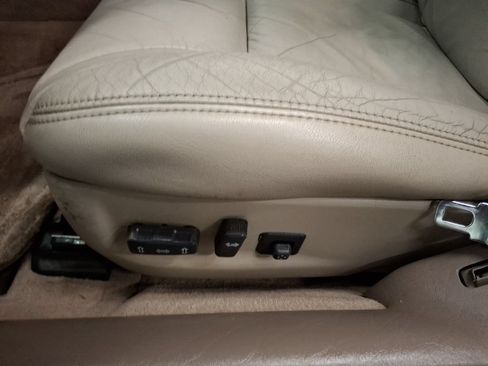 Used 1997 Cadillac Seville SLS w/ Leather/Lumbar Pkg FWD image 17