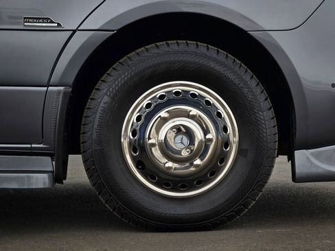 Used 2023 Mercedes-Benz Sprinter 3500 w/ Parking Package image 28