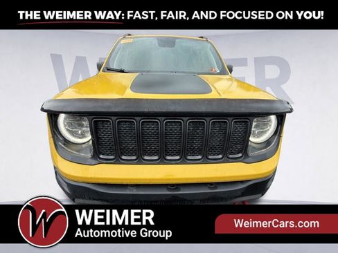 Used 2019 Jeep Renegade Trailhawk AWD/4WD image 2