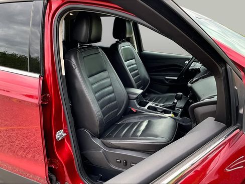 Used 2017 Ford Escape Titanium AWD/4WD image 9
