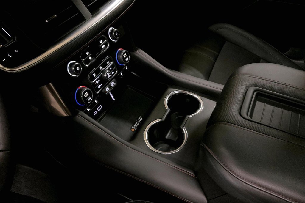 Used 2024 Chevrolet Suburban RST w/ Luxury Package AWD/4WD image 16