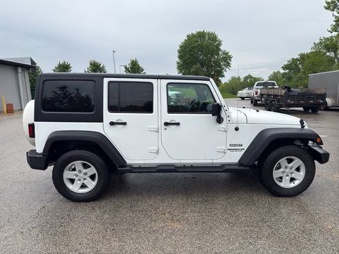Used 2017 Jeep Wrangler Unlimited Sport w/ Quick Order Package 24S AWD/4WD image 6