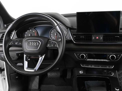 Used 2022 Audi Q5 2.0T Premium w/ Convenience Package AWD/4WD image 3