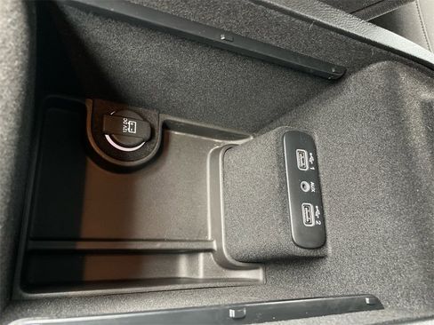 Used 2023 Dodge Charger SXT w/ Blacktop Package image 17