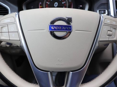 Used 2015 Volvo XC60 T6 w/ Proximity Package AWD/4WD image 11