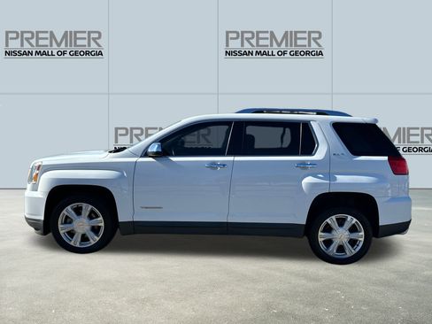 Used 2017 GMC Terrain SLT image 8