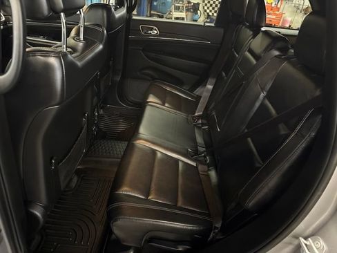 Used 2017 Jeep Grand Cherokee Limited AWD/4WD image 22