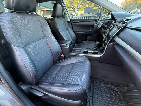 Used 2015 Toyota Camry SE image 18