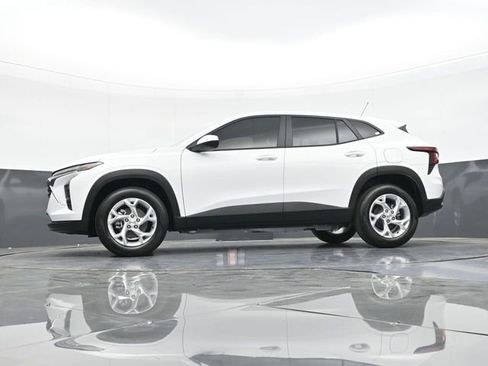 New 2026 Chevrolet Trax LS w/ LS Convenience Package FWD image 54