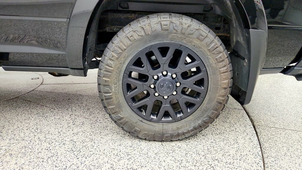 Used 2025 RAM 2500 Limited AWD/4WD image 9