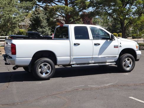 Used 2009 Dodge Ram 2500 Truck SLT w/ Popular Equipment Group AWD/4WD image 4