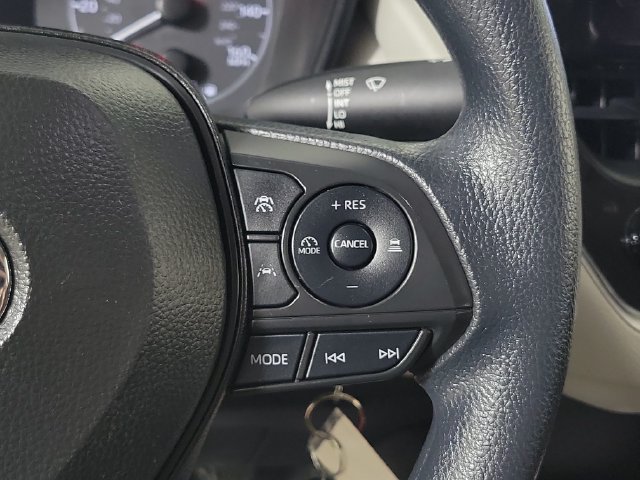 Used 2025 Toyota Corolla LE FWD image 25