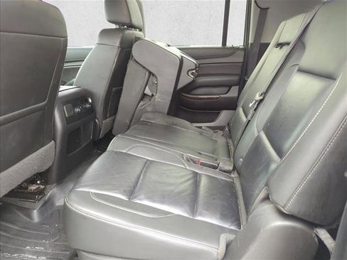 Used 2019 Chevrolet Suburban LT image 21